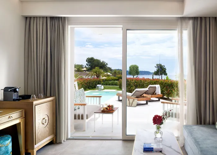 Alexandra Elegance Bridging Generations (adults Only) 波托什